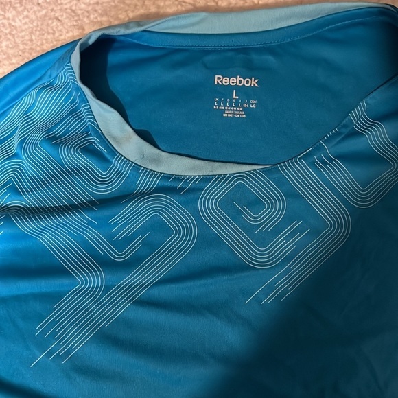 REEBOK tee shirt - Picture 2 of 3